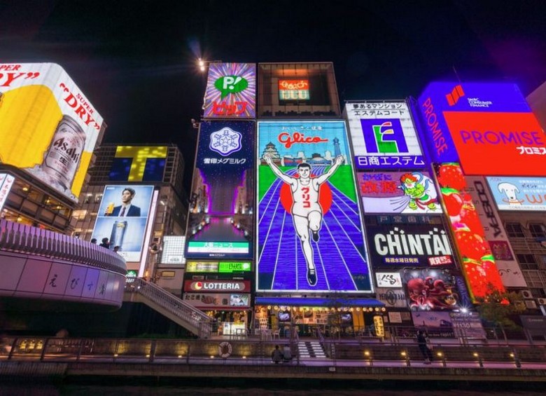 Biển hiệu Glico và ánh đèn neon rực rỡ ở Dotonbori, Osaka về đêm
