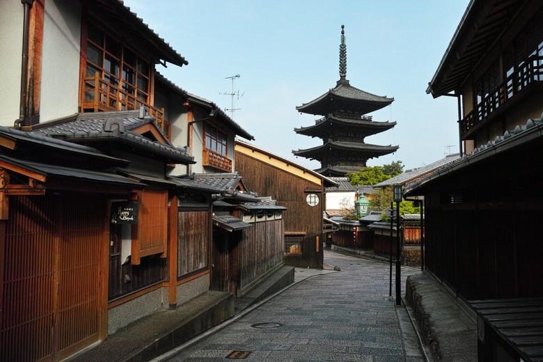 Cầu máng nước bằng gạch đỏ ở chùa Nanzen-ji