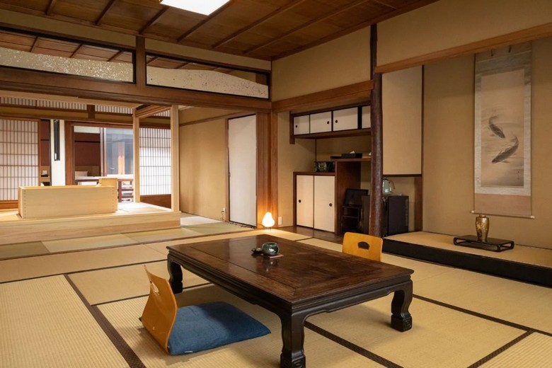 Phòng nghỉ kiểu Nhật trong một ryokan truyền thống